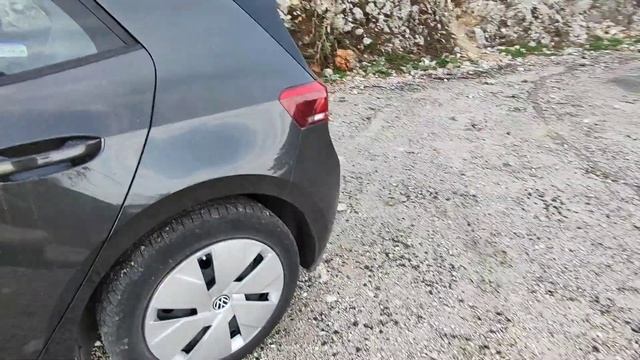 Легендарный VW iD3 обзор и вторичный рынок. Оптимальный электромобиль, гарантия 8 лет мотор/батарея смотреть онлайн