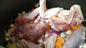 Тушеная курица с овощами в скороварке.