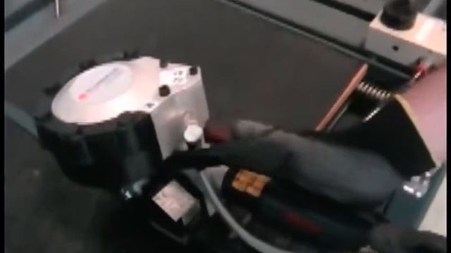 Упаковка с помощью пневмоинструмента смотреть онлайн