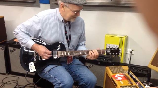 Gary rocks the Fender Custom Shop '57 Bandmaster смотреть онлайн