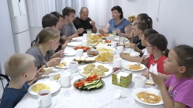 МУКБАНГ. Поздний ужин.