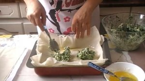 ГРЕЧЕСКИЙ ПИРОГ из тесто ФИЛО и сыра Фета , шпината . Легко и быстро .
