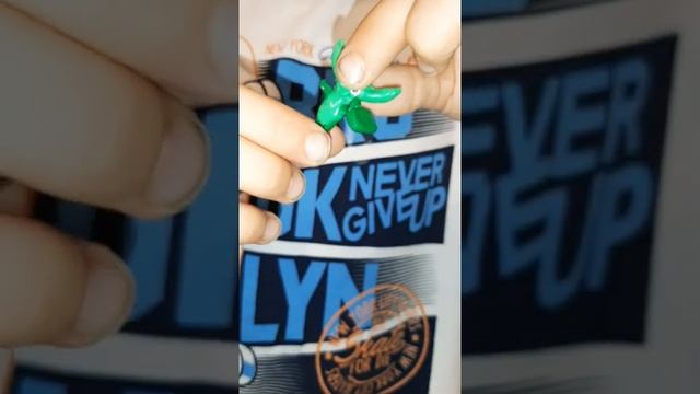 ЛЕПИМ ИЗ ПЛАСТИЛИНА МОНСТРИКА ИЗ МУЛЬТФИЛЬМА МОНСТРЫ НА КАНИКУЛАХ. УЧИМСЯ ЛЕПИТЬ.