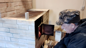 Как топить печь в домике правильно ©20240510