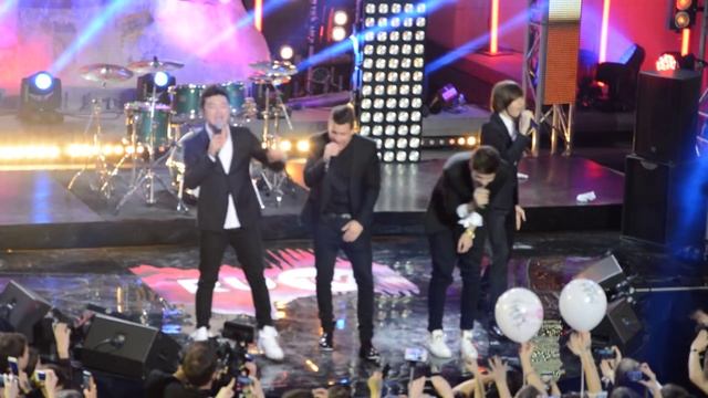 01.03.15. "Шоу в Вегасе" MBAND - Не трогай мой телефон смотреть онлайн