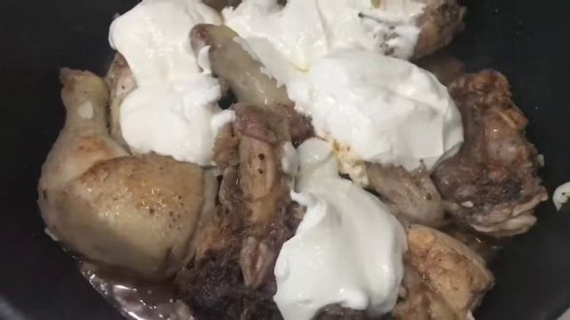 ЖАРЕНАЯ КУРОЧКА НА СКОВОРОДКЕ В СМЕТАНЕ С ЧЕСНОКОМ, ПАЛЬЧИКИ ОБЛИЖЕШЬ!! КАК ЭТО БЫЛ В РЕАЛЕ