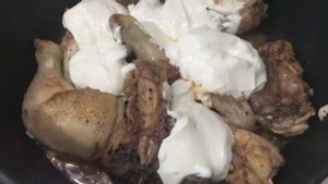 ЖАРЕНАЯ КУРОЧКА НА СКОВОРОДКЕ В СМЕТАНЕ С ЧЕСНОКОМ, ПАЛЬЧИКИ ОБЛИЖЕШЬ!! КАК ЭТО БЫЛ В РЕАЛЕ