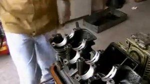 Продолжаем разбирать двигатель ГАЗ 560 Steyr