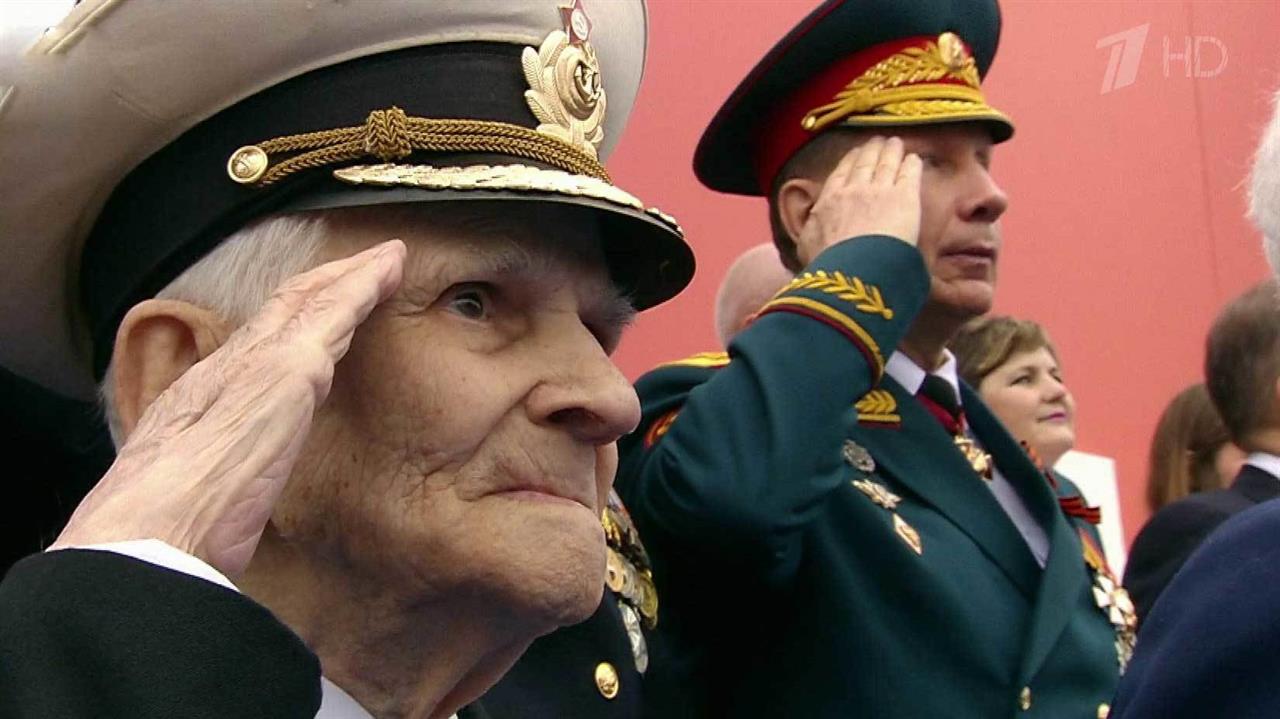 В честь 74-й годовщины победы в Великой Отечественной войне на Красной площади прошел военный парад