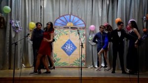 Новогодний вальс на Новогоднем празднике для старшеклассников