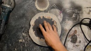 Настенные часы из эпоксидной смолы и дерева