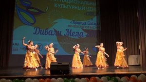 танец с кувшинами Дивали 2018