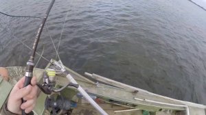 Рыбалка Астрахань 2021 река Бузан ловим нарвались на жор некрупной щуки