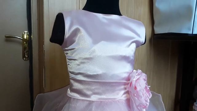Розовое платье из органзы и атласа, платье для девочки. Нарядное платье. смотреть онлайн