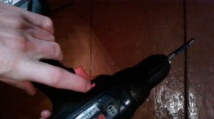 Видео: Как пользоваться переключателем реверса в шуруповерте?