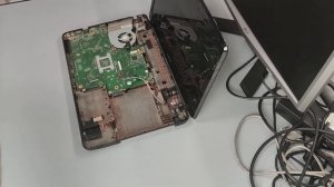 Полная разборка ноутбука Toshiba Satellite L650D  Complete disassembly of the Toshiba L650D laptop