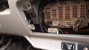 Сделать контрольку из автомобильной лампочки на коленке