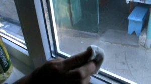 Чем удалить следы от наклеек со стекла ✔️ Рабочий способ !