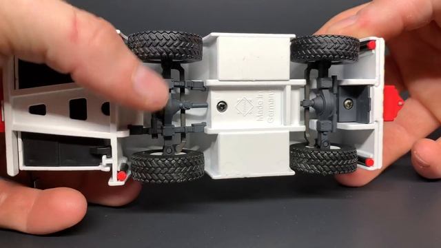 Conrad Goldhofer K4 Bison Aircraft Tractor смотреть онлайн