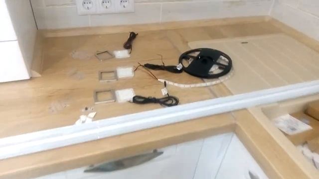 Светодиодная подсветка кухни с сенсорным управлением. смотреть онлайн
