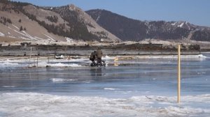 Как режут лёд. Ледяные кони. Биотуалет на льду.