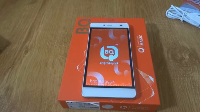 Смартфон BQ BQS-5070 Magic - распаковка и первое включение (не обзор) смотреть онлайн