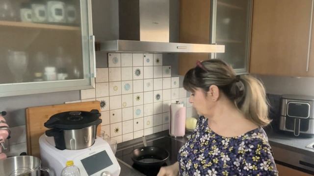 Яблочные слойки,пищу от радости,ошибочное мнение,проводила Сабрину,лаваш с фаршем по вашему рецепту