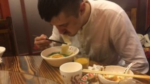 Пытка лапшой - Лапша долголетия для именинника в Китае. * Noodle Torture - Longevity Noodle *