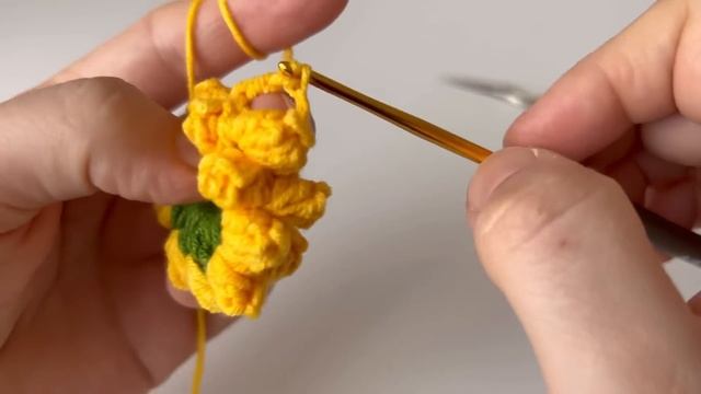 Kolay Tığ işi Çilek Anahtarlık Yapımı ? Crochet Strawberry Keychain / Anahtarlık Örgü Modelleri