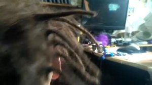 Как происходит плетение дредов