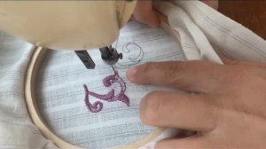 Вышиваю старинные буквы на швейной машине