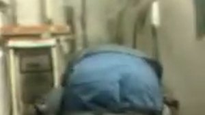 Мундык Миша выгребает ремнем по заднице