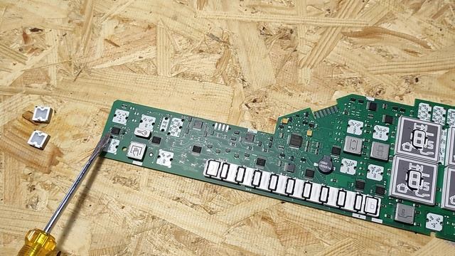 Отремонтировать сенсорную панель индукционной варочной поверхности Siemens Bosch Neff смотреть онлайн