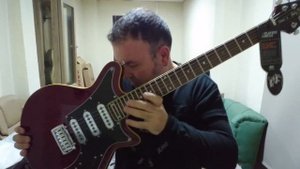 HARLEY BENTON BM-75 Trans Red Deluxe Series (Brian May Red Special) UNBOXING
