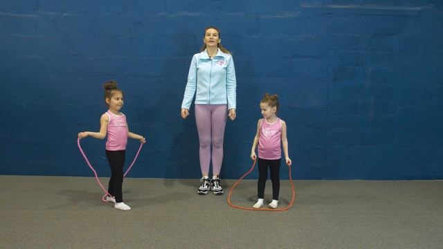 Упражнения программы Счастливая гимнастика со скакалкой для детей 3-5 лет Художественная гимнастика смотреть онлайн
