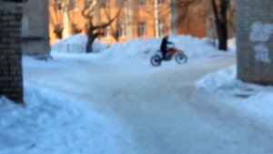 Первый раз сел на кроссовый мотоцикл