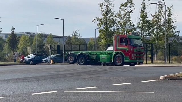 Retro Truck Show 2023 ?? Warwick Gaydon UK | Part 2 Scania V8, DAF, Volvo, Renault open pipes sound смотреть онлайн