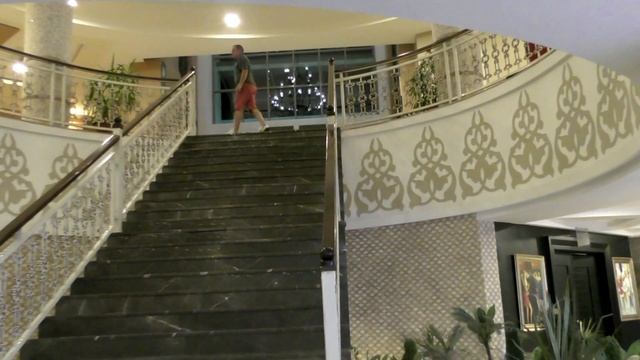 Stair Shuffle. Man 68 years old. Шафл в 68 лет. смотреть онлайн