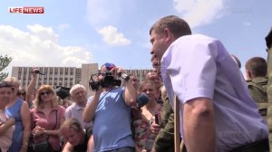 Захарченко встретился с митингующими в Донецке и ответил на вопросы