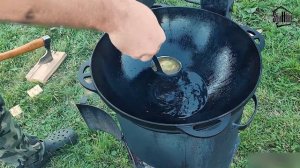 Тушеные свиные ребрышки в казане на огне с жареной картошкой / SteinFood