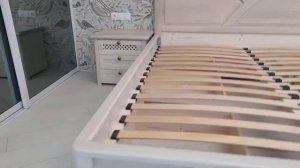 Роскошная спальня из Ясеня с кроватью 2 х 1.8 с двумя потайными ящиками.
