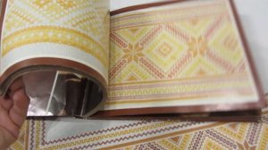 Красивая вышитая скатерть  Вышивка крестиком по схеме. Необычная цветовая гамма.