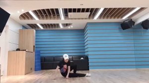 hyunjin - artist of the month (motley crew) - solo part dance practice