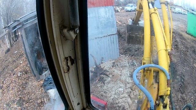 Заводим Экскаватор Юмз 6 с пускача от электростартера
