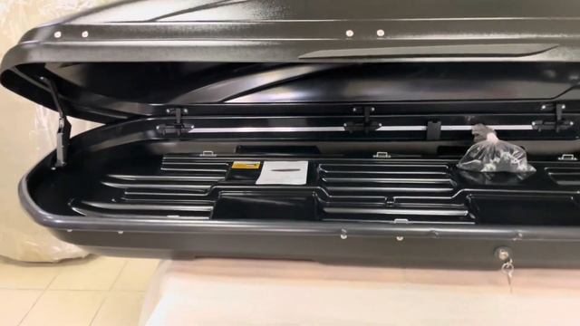 Усиленный автобокс на крышу Voyage Strong объемом 520л - лучшая копия бокса Thule Motion 800 XL