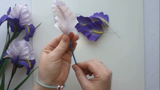 Ирис из бумаги / Paper iris смотреть онлайн