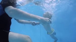 Грудничковое плавание в "ТоТо" (Егор, 9 месяцев)