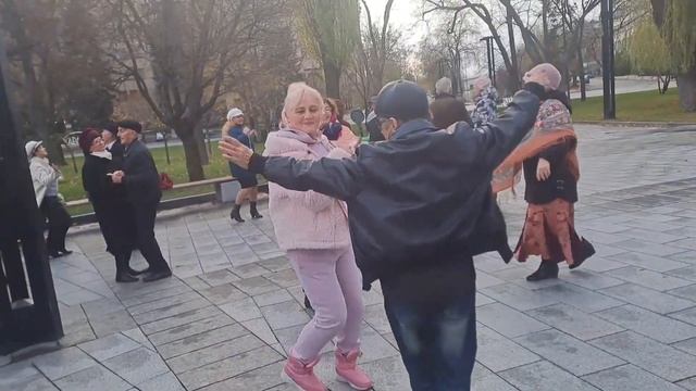 ЗАБЛУДИЛАСЬ ОСЕНЬ СРЕДЬ БЕРЕЗ ДА СОСЕН❤️ ТАНЦЬІ ❤️ ХАРЬКОВ 2023 смотреть онлайн