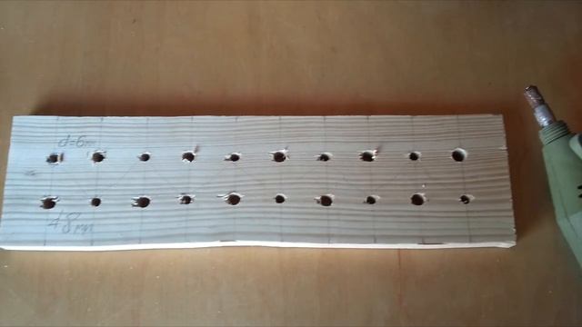 Полочка из обрезка вагонки для хранения перьевых свёрл и отвёрток. Shelf cut out of the lining. смотреть онлайн