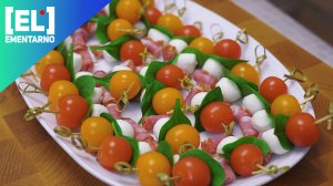 Канапе с помидорами черри и моцареллой? Очень просто и вкусно?